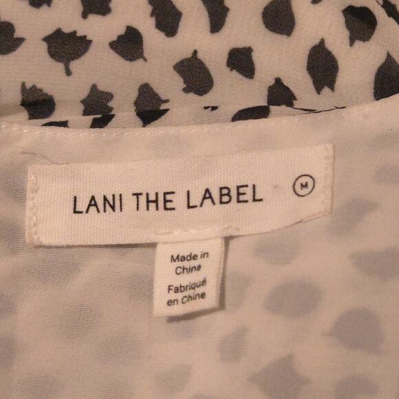 Lani the Label Hazel Keyhole Tie Bodice Tiered Flutter Sleeve Maxi Dress, Size M - Picture 7 of 9